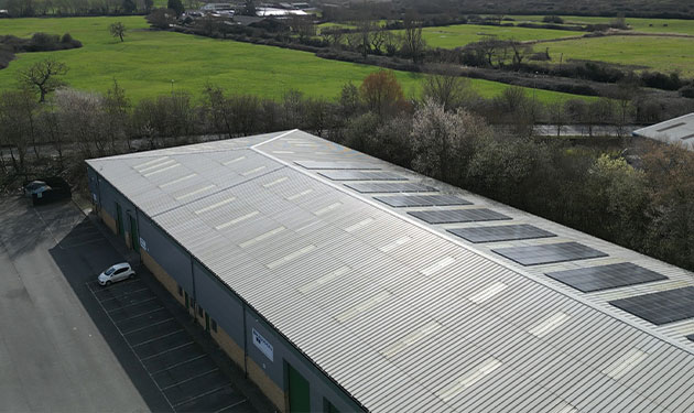 Maddocks installe des panneaux solaires